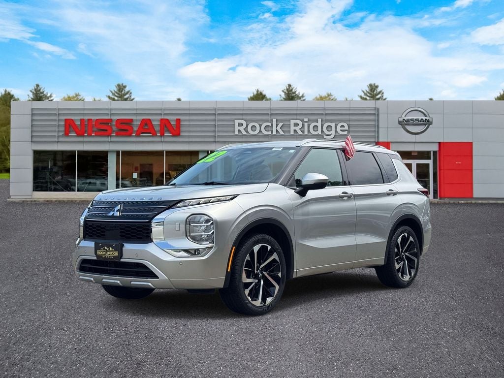 2022 Mitsubishi Outlander — side profile view