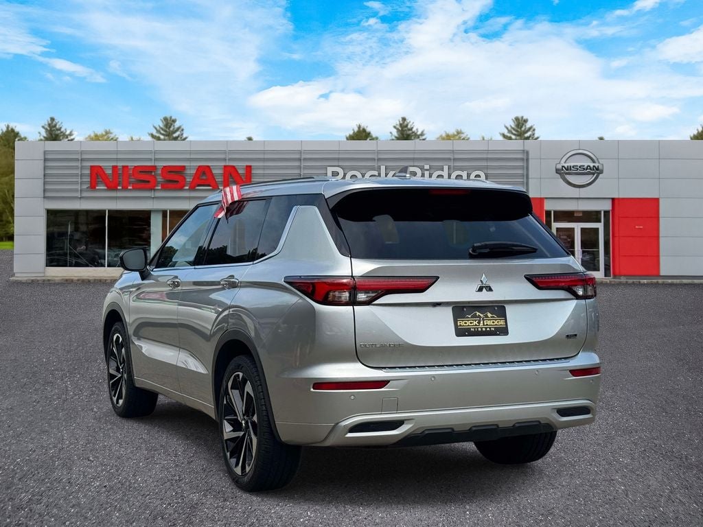 2022 Mitsubishi Outlander — interior view